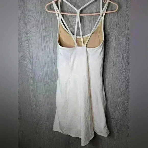 Old Navy Active tennis dress with built-in shorts. Size LG tall. Cream - Picture 4 of 5